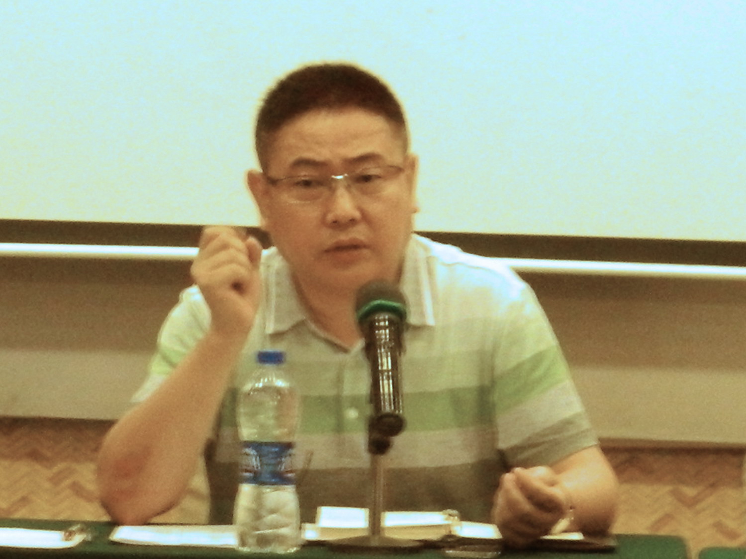 總經(jīng)理文總發(fā)表講話